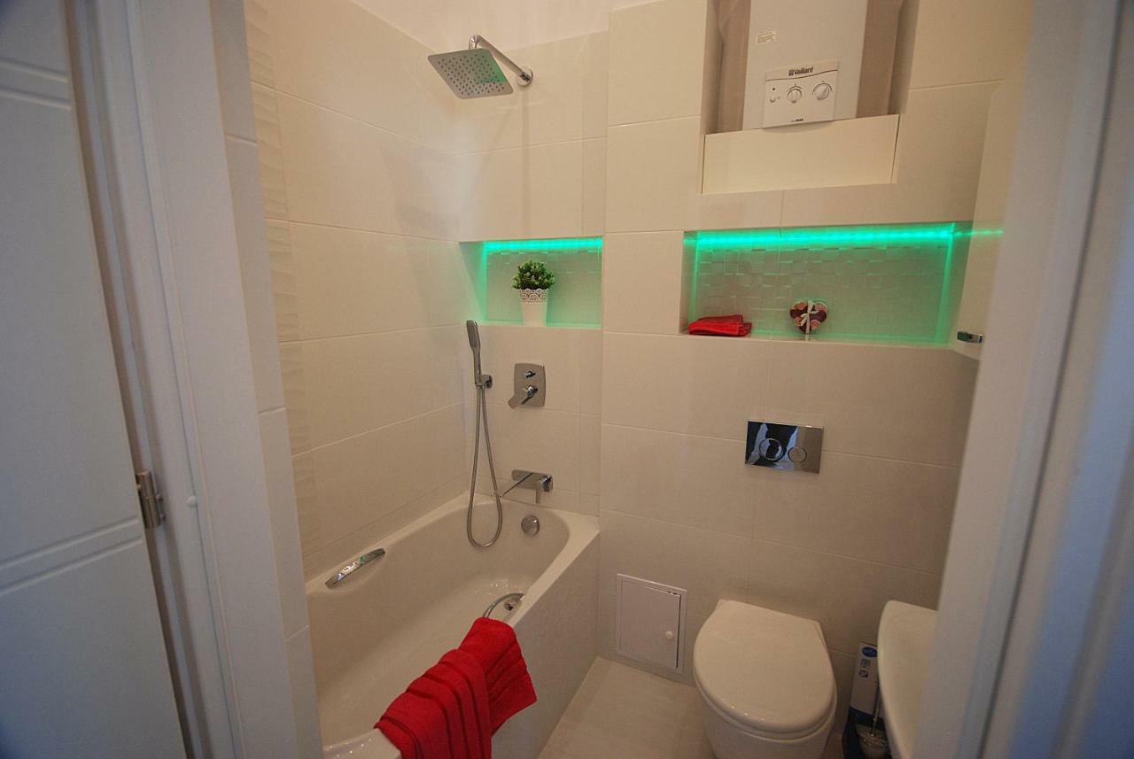Nowy Apartament Wilcza Варшава Екстериор снимка